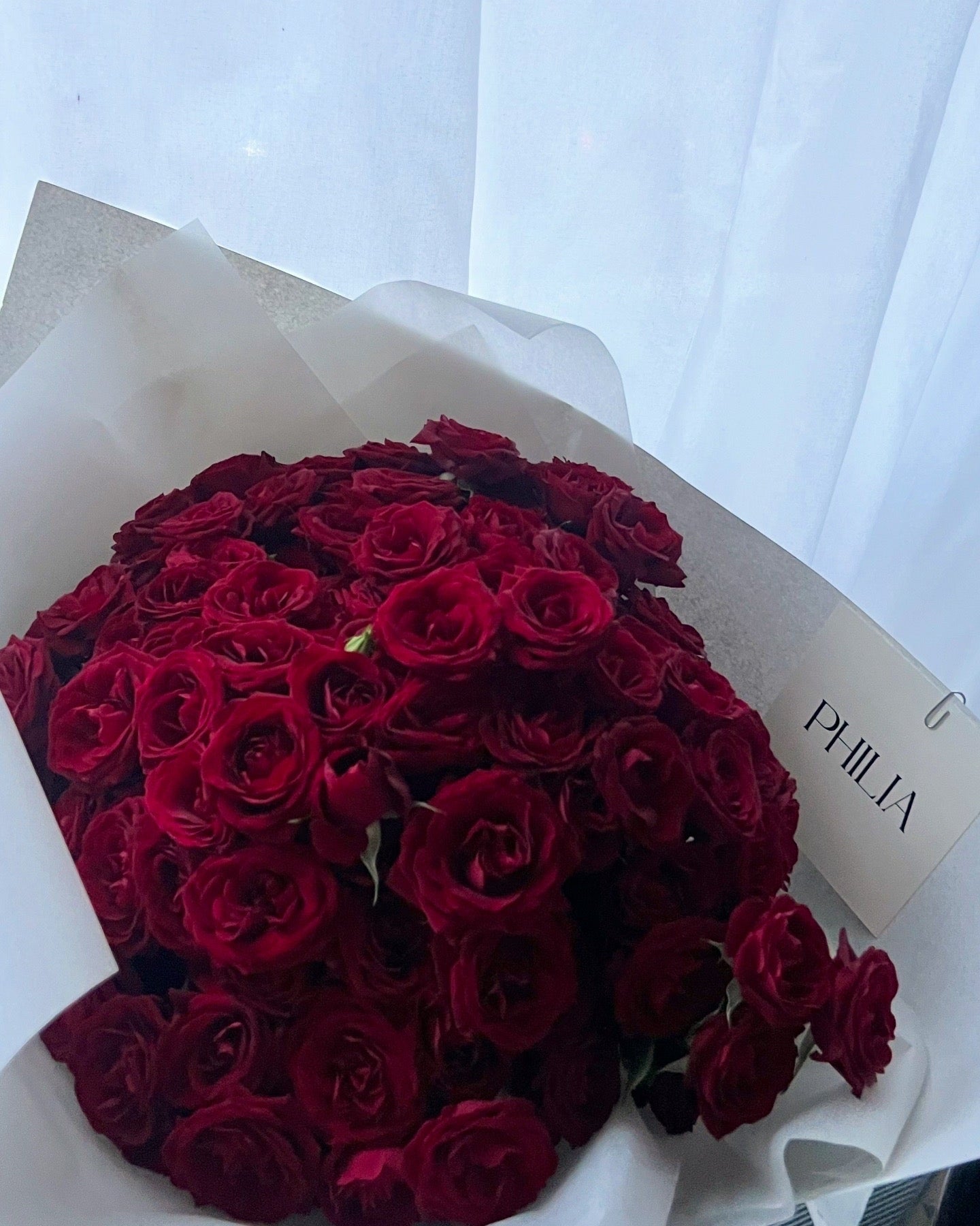 Red Spray Rose Handtied︱2–4 rose heads per stem