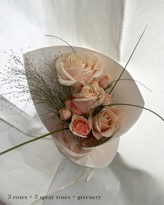 Blush Rose with Spray Rose Handtied (6 or 12 or 18 stems)︱White Paper Wrap