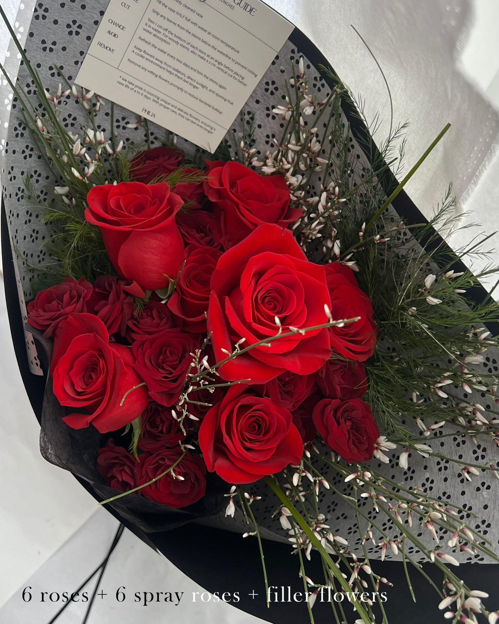 Red Rose with Spray Rose Handtied (6 or 12 or 18 stems)︱Black Paper Wrap