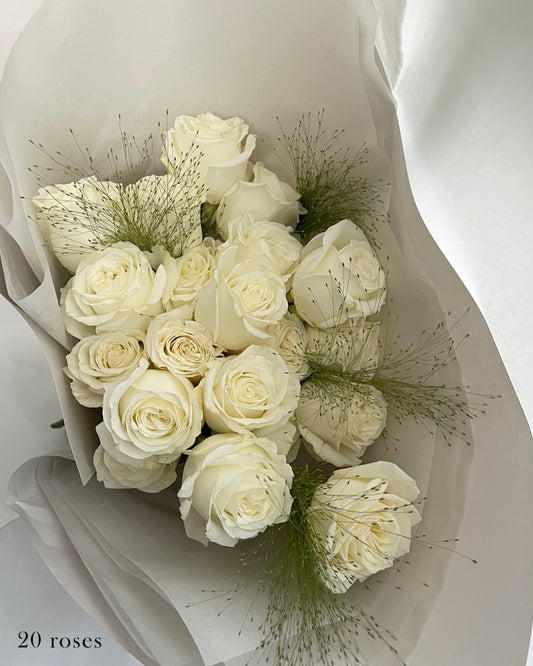 White Rose 20 Stems Handtied︱White Paper Wrap